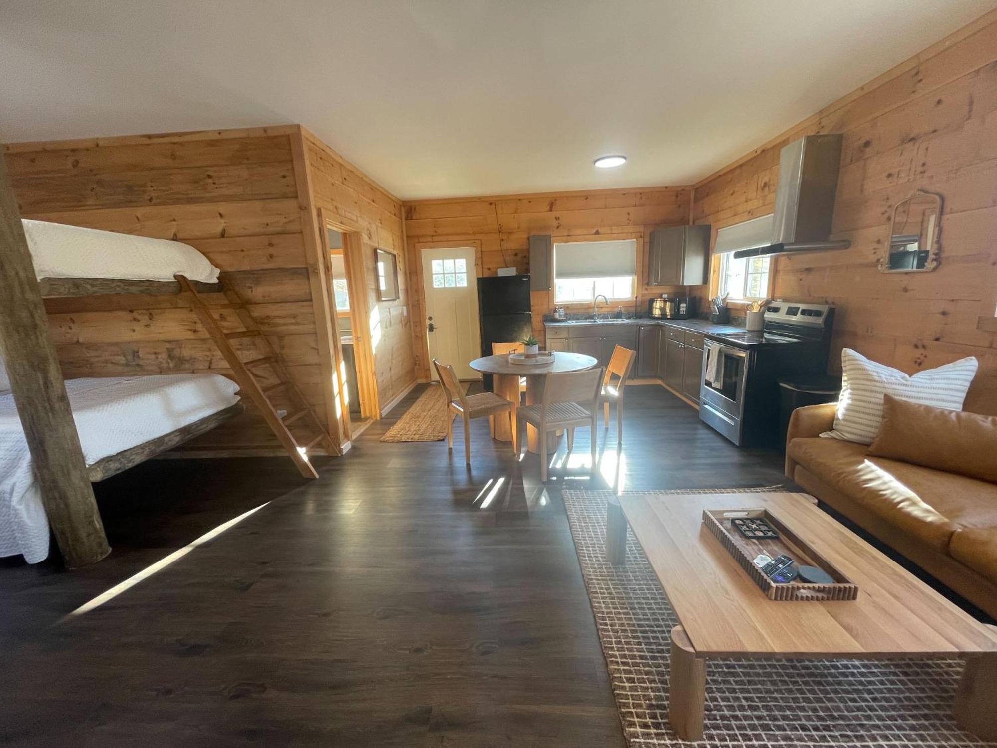 Pine Creek Cabins & Camping Resort South Bloomingville Eksteriør bilde